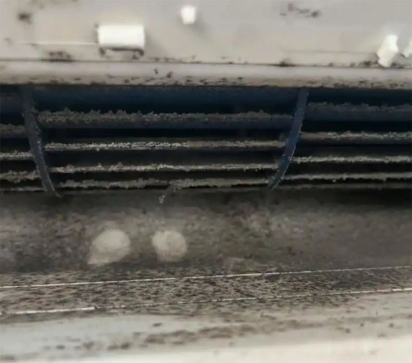 徐闻空调吹的风有股烧焦味是怎么回事